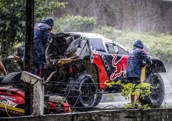 Dakar 2016. Peterhansel, tripletta Peugeot, e la Honda di Gonçalves Dakar 2016. Peterhansel, tripletta Peugeot, e la Honda di Gonçalves