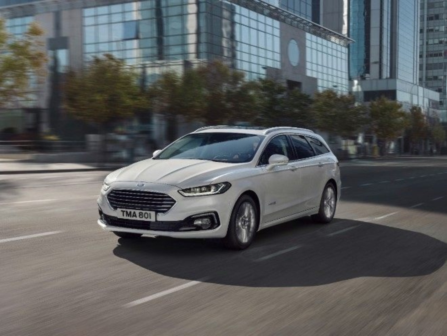 Ford Mondeo Wagon Hybrid Vignale familiare di lusso sì mild No