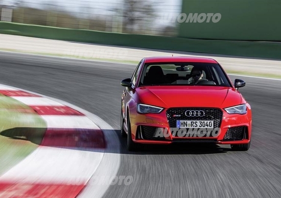 Audi RS 3 Sportback, giù il prezzo con la nuova versione Audi RS 3 Sportback, giù il prezzo con la nuova versione