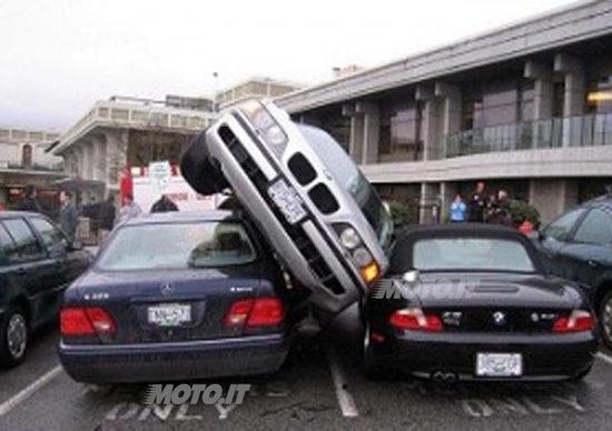 Manovre di parcheggio? Gli italiani sono i peggiori Manovre di parcheggio? Gli italiani sono i peggiori