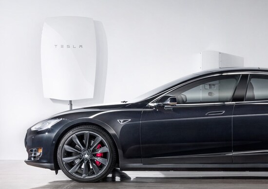 Tesla Powerwall, le batterie entrano in casa Tesla Powerwall, le batterie entrano in casa