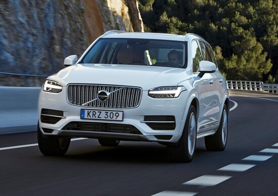 Volvo XC90 Twin Engine, il SUV che vuole fare la city car Volvo XC90 Twin Engine, il SUV che vuole fare la city car