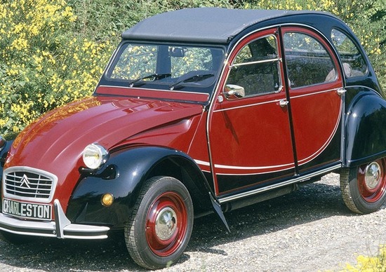 Citroen 2CV: la storia di una leggenda Citroen 2CV: la storia di una leggenda
