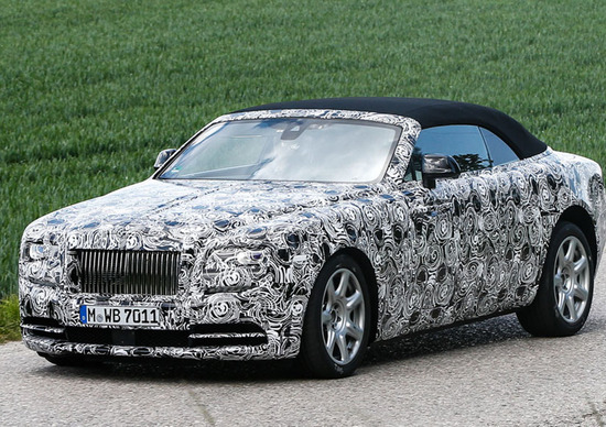 Rolls-Royce Dawn: bellissima, anche quando è camuffata Rolls-Royce Dawn: bellissima, anche quando è camuffata