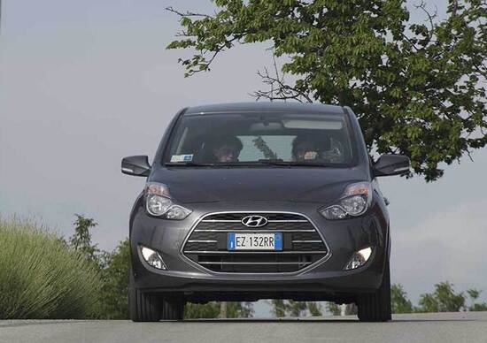 Hyundai Genesis, i40, i30 Turbo, i20 Coupé e ix20 Hyundai Genesis, i40, i30 Turbo, i20 Coupé e ix20