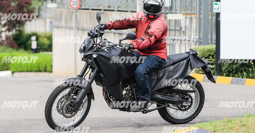 Nuova Yamaha Ténéré 700 2018. Il Concept T7 è realtà: prime foto