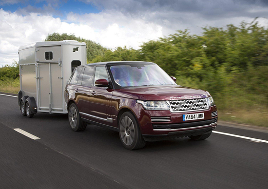 Land Rover Trasparent Trailer: quando il rimorchio diventa trasparente Land Rover Trasparent Trailer: quando il rimorchio diventa trasparente