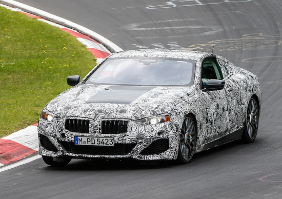 BMW Serie 8, le foto spia al Nürburgring BMW Serie 8, le foto spia al Nürburgring