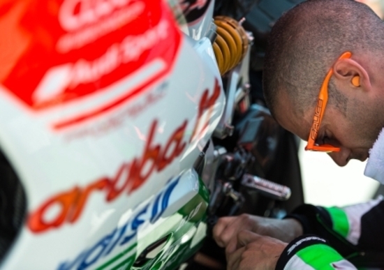 SBK. Melandri e Ducati Aruba.it Racing insieme anche nel 2018 SBK. Melandri e Ducati Aruba.it Racing insieme anche nel 2018