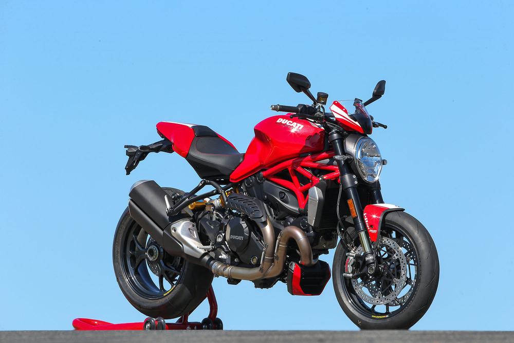 Ducati Monster R Prova Ducati Monster 1200 R - Prove - Moto.it