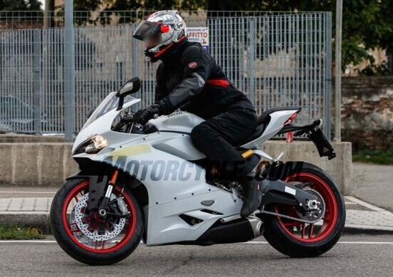 Ducati Panigale 959, primi scatti rubati Ducati Panigale 959, primi scatti rubati