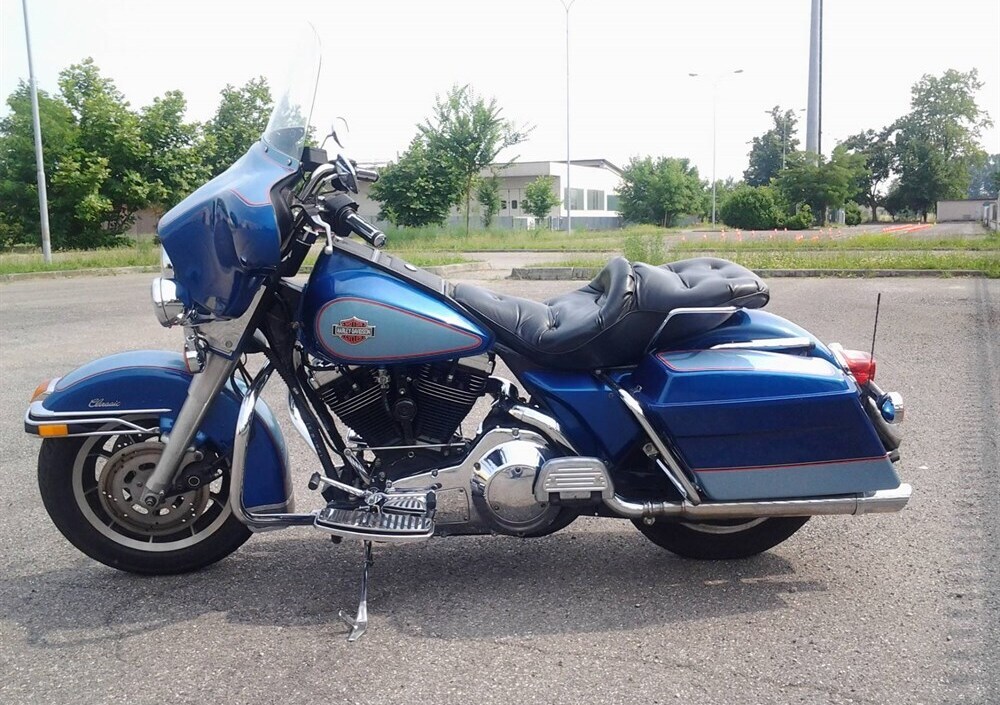 Harley Davidson Electra Glide с пассажиром