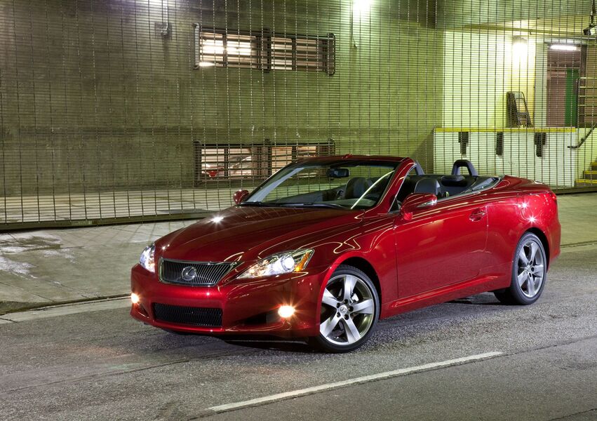 Lexus is cabrio