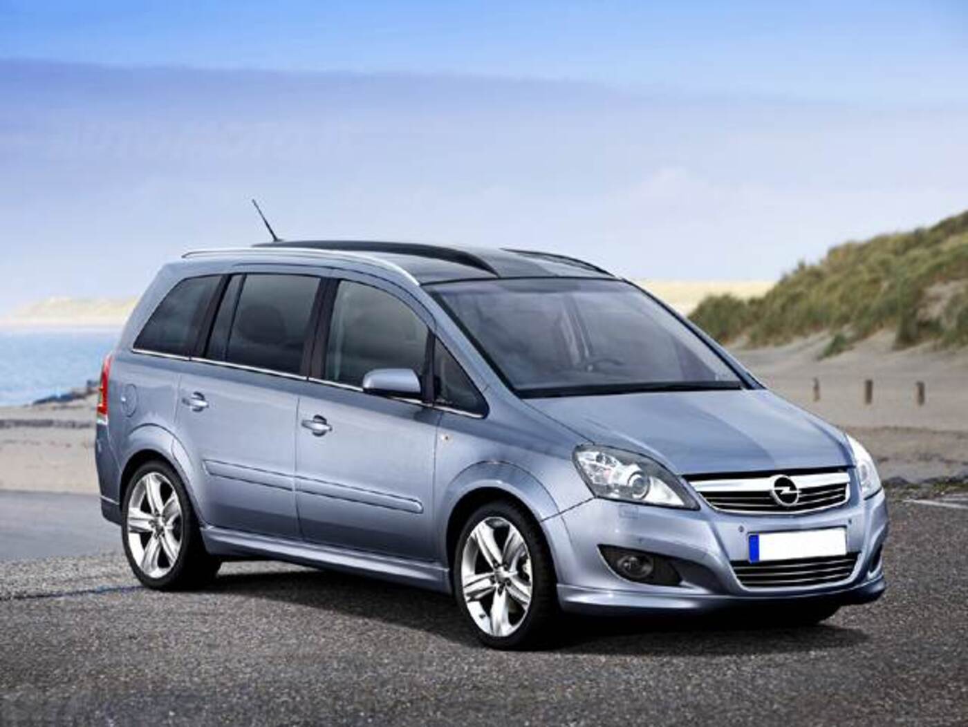 Opel Zafira 1.8 16V Gpl-Tech Cosmo (08/2009 - 12/2010): Prezzo E Scheda Tecnica - Automoto.it