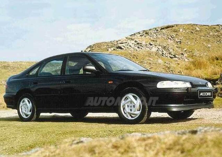 Honda Accord 2.3i 16V cat SR (09/1993 06/1995) prezzo e