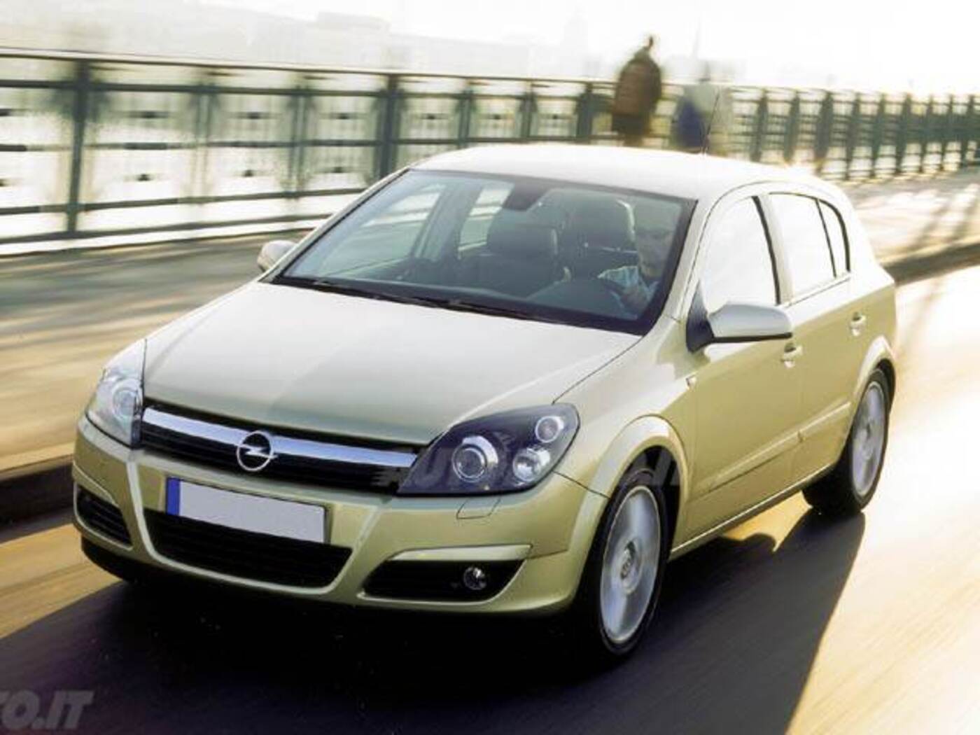 Opel Astra 1.6 16V Twinport 5 Porte Enjoy (01/2004 - 01/2007): Prezzo E Scheda Tecnica - Automoto.it