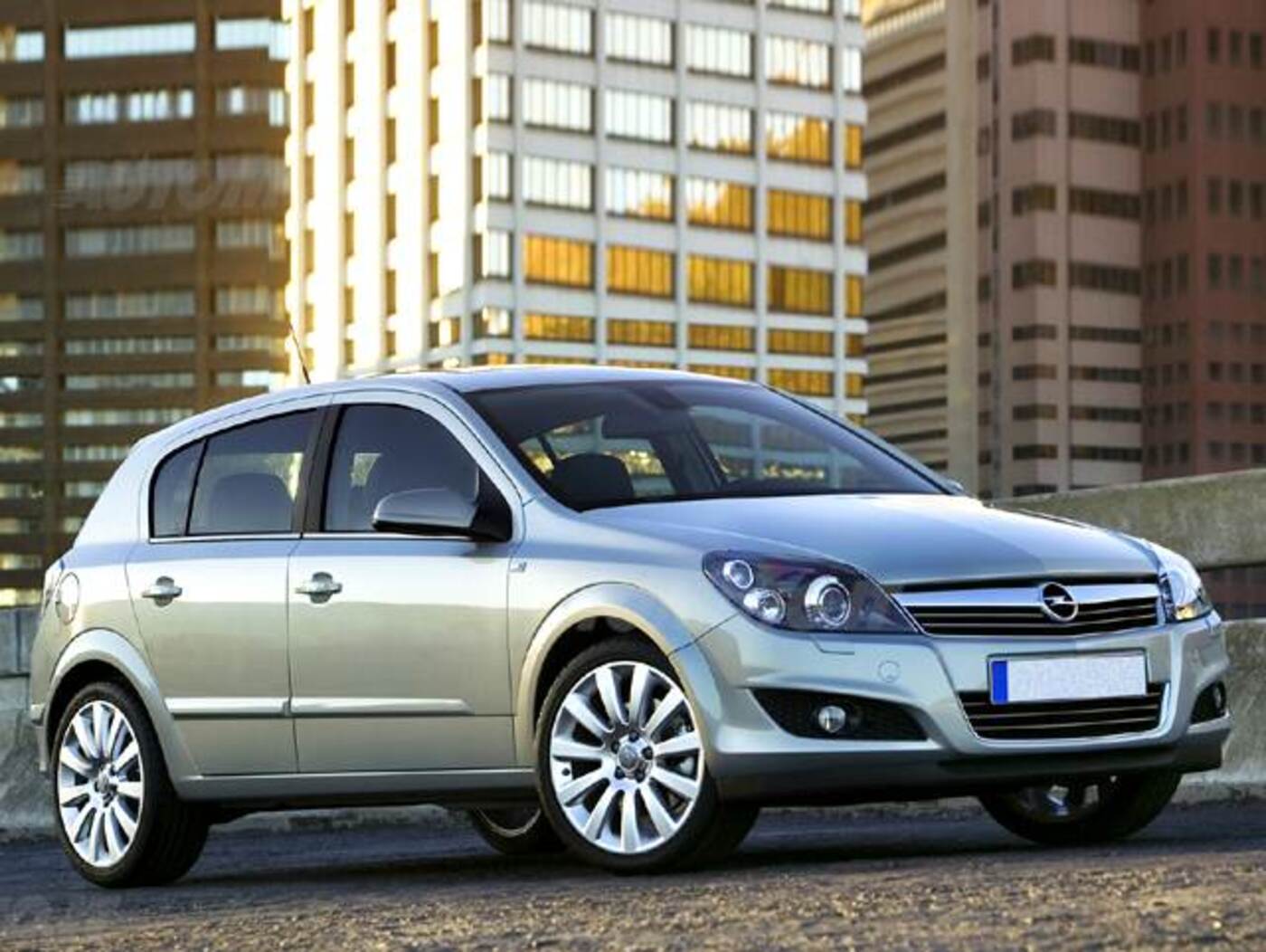 Opel Astra 1.6 16V Vvt 5 Porte Cosmo (04/2009 - 07/2010): Prezzo E Scheda Tecnica - Automoto.it