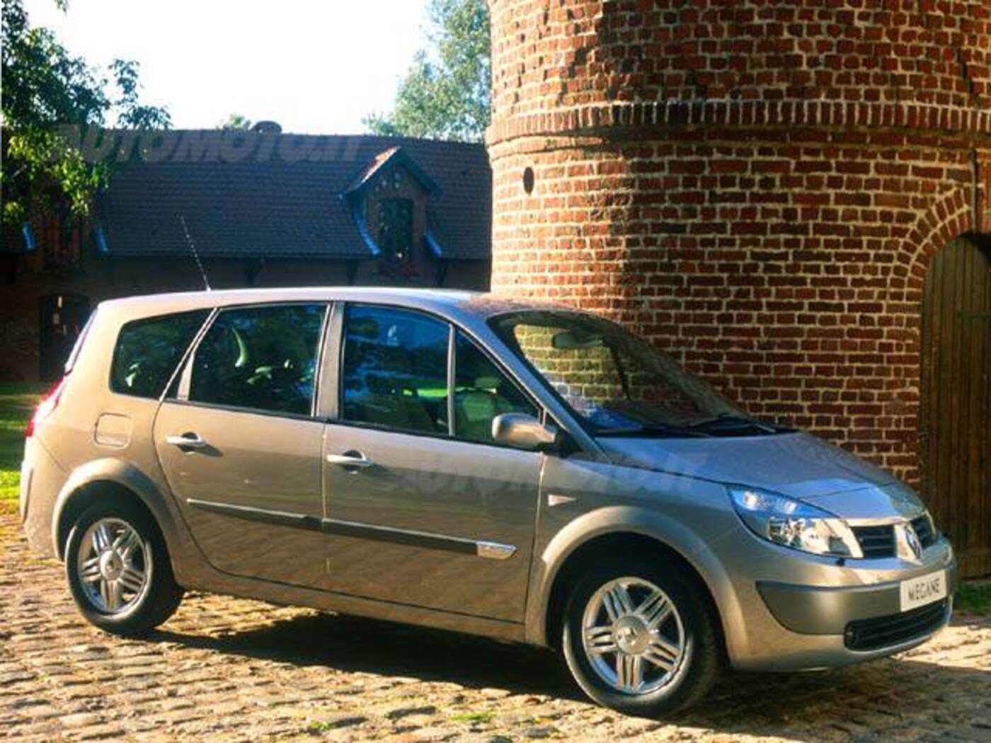 Renault Grand Scénic 1.9 Dci Luxe Dynamique (03/2004 - 09/2005): Prezzo E Scheda Tecnica - Automoto.it