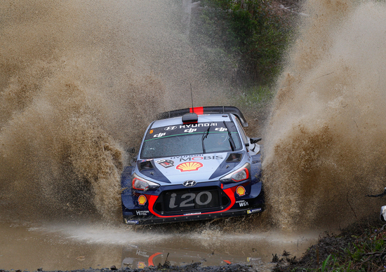 WRC17 Australia. Day 2: Fuori Mikkelsen, avanti Neuville, sempre Hyundai WRC17 Australia. Day 2: Fuori Mikkelsen, avanti Neuville, sempre Hyundai