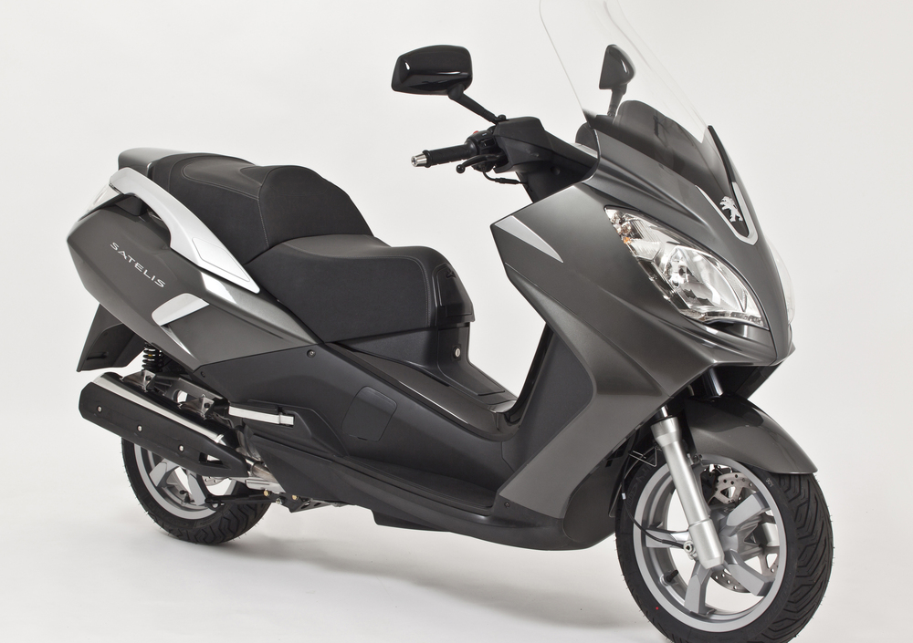 Peugeot Satelis 125 Black Edition (2017 - 18), prezzo e scheda tecnica ...