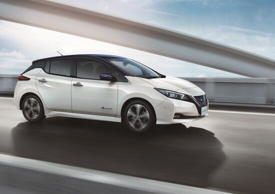 Nuova Nissan Leaf, la rivoluzione elettrica già in strada 