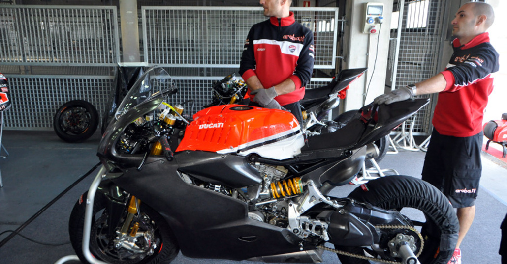 SBK 2016. Davies e Sykes aprono i test invernali