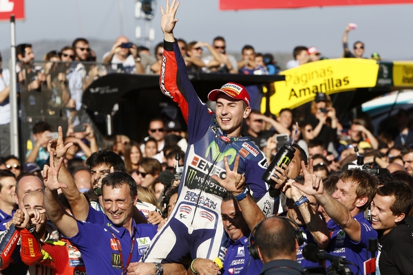 Motogp Valencia 15 Lorenzo Vince Il Gp Ed E Campione Del Mondo Motogp Moto It