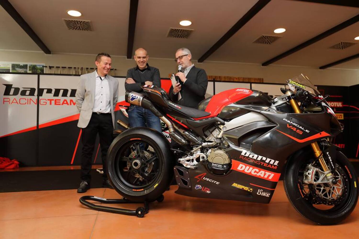Il Team Barni Racing presenta la Ducati Panigale V4 che porterà al National Trophy