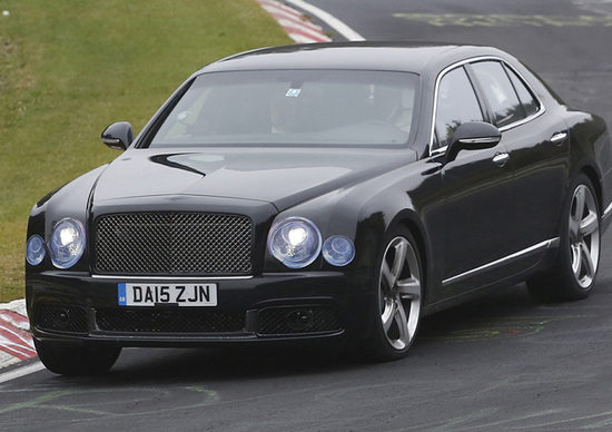Bentley Mulsanne restyling: beccata al Ring, si ispira alla Bentayga Bentley Mulsanne restyling: beccata al Ring, si ispira alla Bentayga