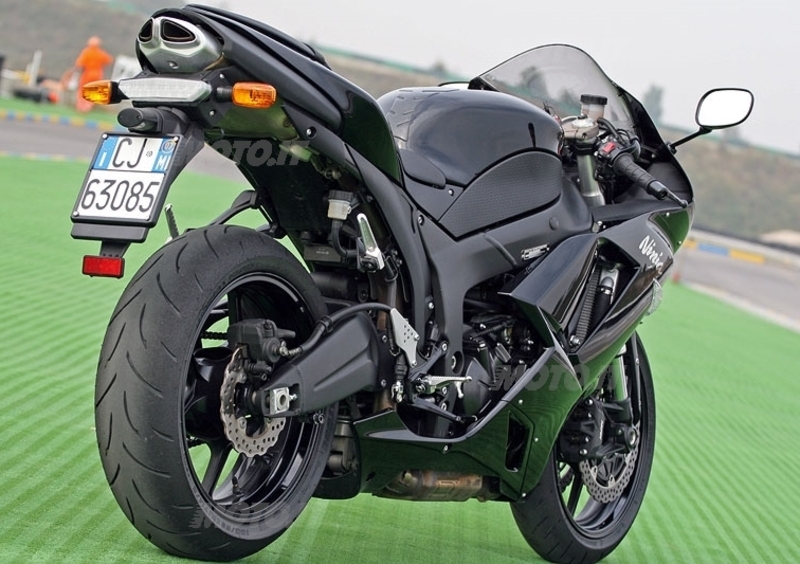 kawasaki ninja zx6r 2008 opinioni