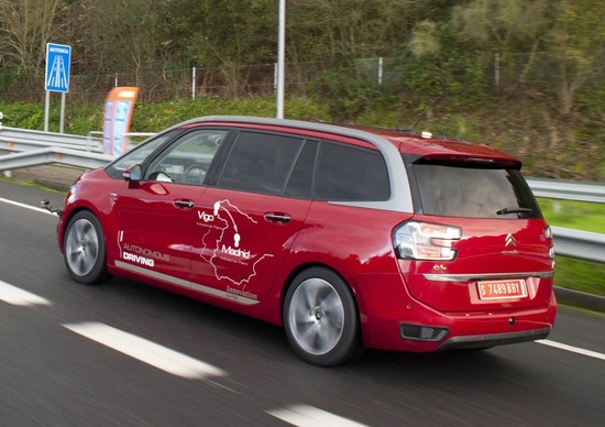 PSA Peugeot Citroen: da Parigi a Madrid a guida autonoma PSA Peugeot Citroen: da Parigi a Madrid a guida autonoma