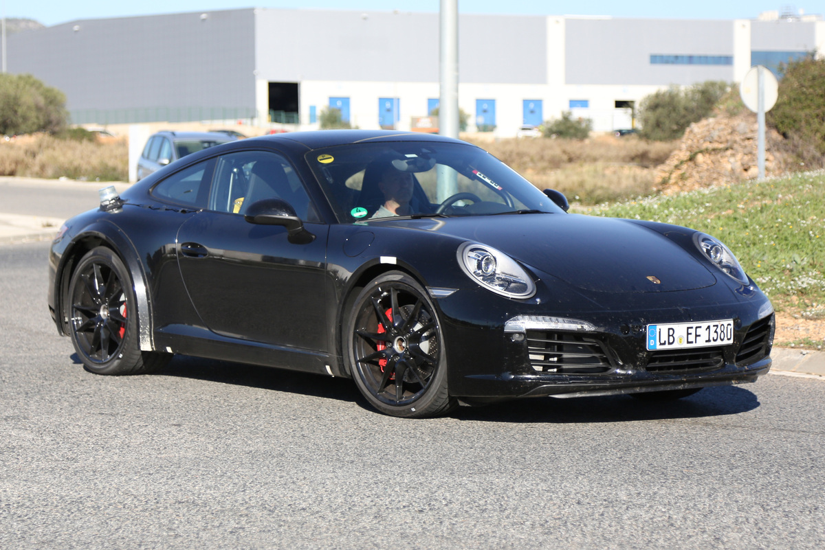 Порше 911 2018