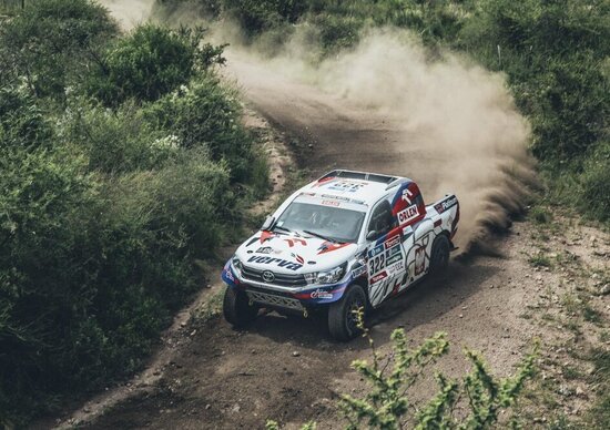 Dakar 2016: Loeb-Elena-Peugeot, The Incredibles. Barreda-Honda, ma poi Svitko Dakar 2016: Loeb-Elena-Peugeot, The Incredibles. Barreda-Honda, ma poi Svitko