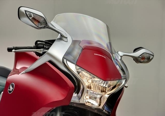 Honda VFR1200F: fatti toccare! Honda VFR1200F: fatti toccare!