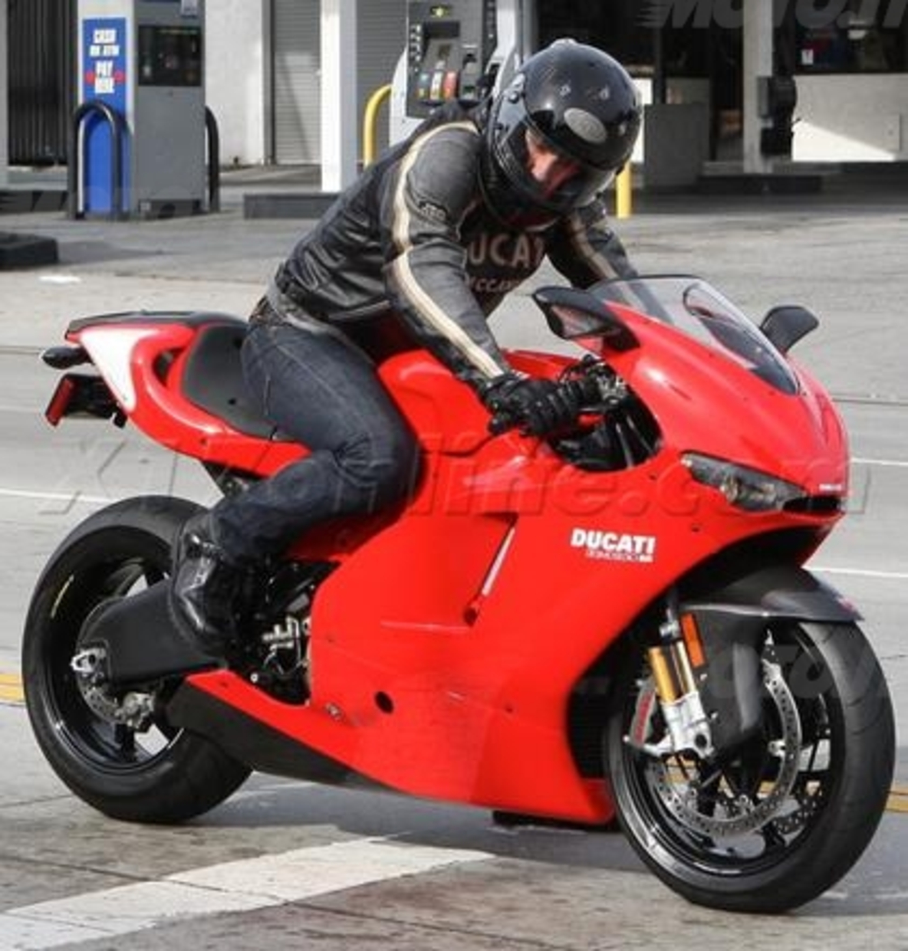 tom cruise ducati