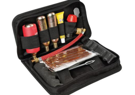 Kit riparazione gomme tubeless moto e scooter: la guida per la riparazione on the road Kit riparazione gomme tubeless moto e scooter: la guida per la riparazione on the road