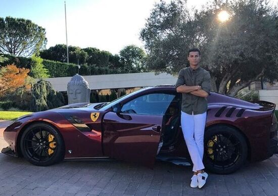 Cristiano Ronaldo-Juve, pronto un contratto come testimonial di Ferrari? Cristiano Ronaldo-Juve, pronto un contratto come testimonial di Ferrari?