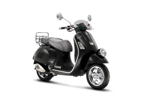 Vespa: arrivano la Montenapoleone e la SuperSport Vespa: arrivano la Montenapoleone e la SuperSport