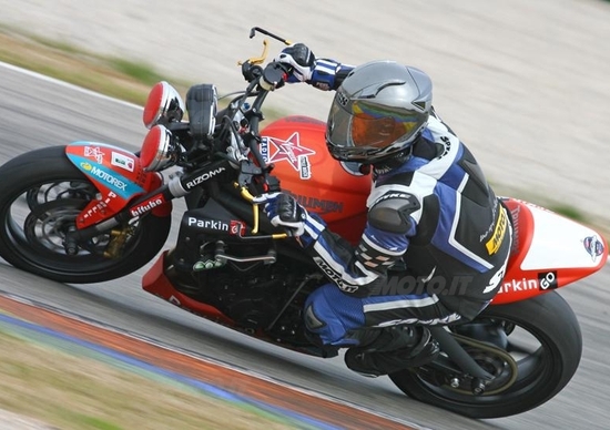 Triumph Street Triple 675 Trofeo Triumph Street Triple 675 Trofeo