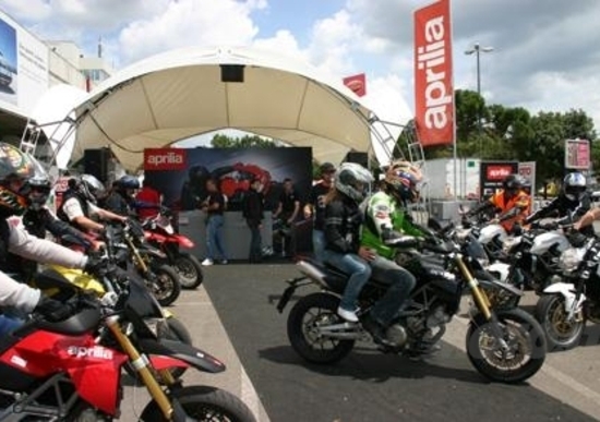 Aprilia Moto Live Tour 2010 Aprilia Moto Live Tour 2010