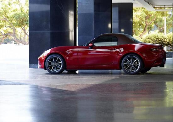 Mazda MX-5. Restyling per Spider e RF Mazda MX-5. Restyling per Spider e RF