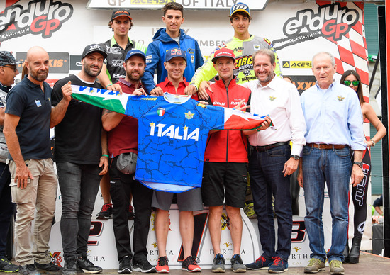 Presentata a Edolo la Maglia Azzurra FMI 2018 Presentata a Edolo la Maglia Azzurra FMI 2018