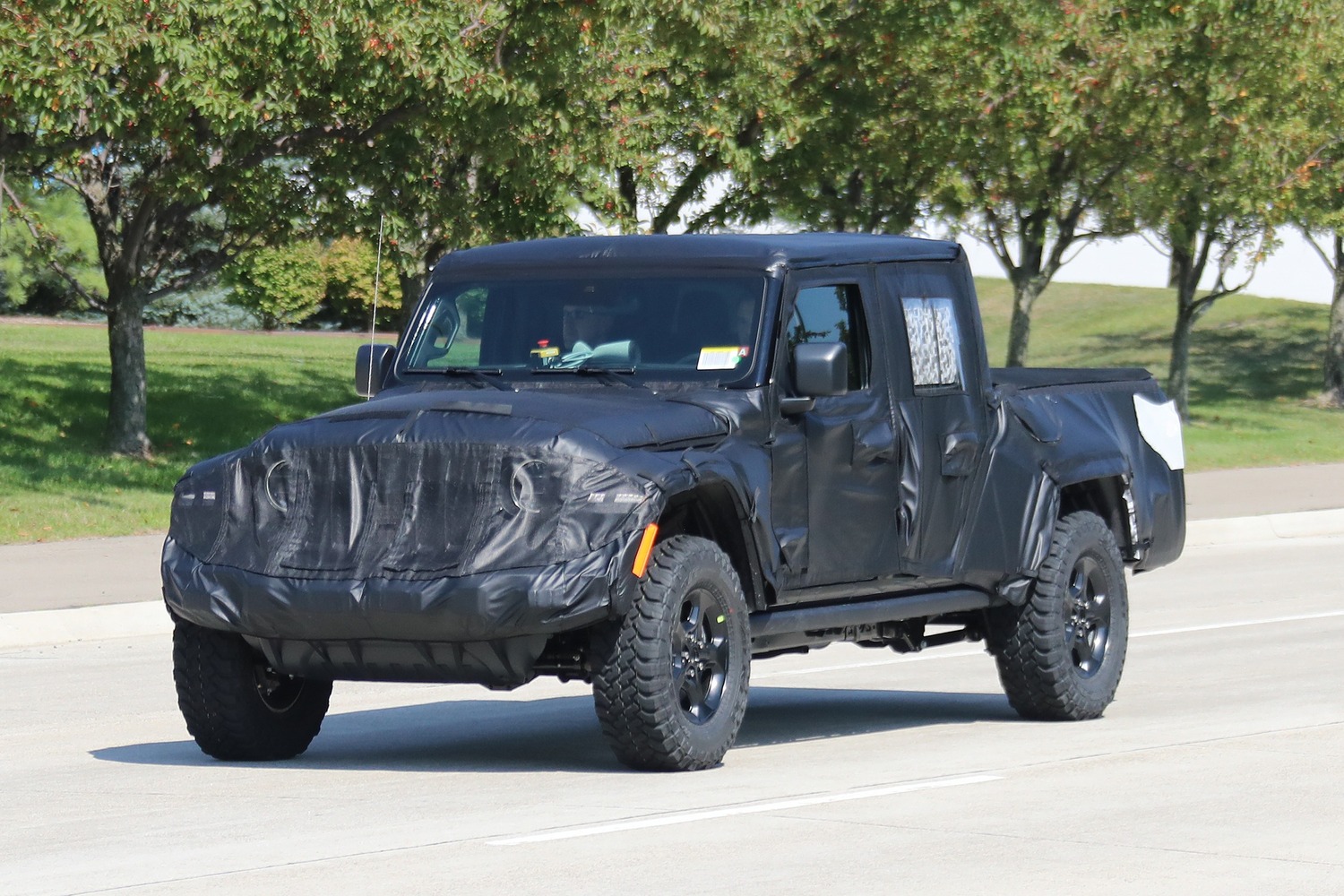 Jeep Scrambler, le foto spia
