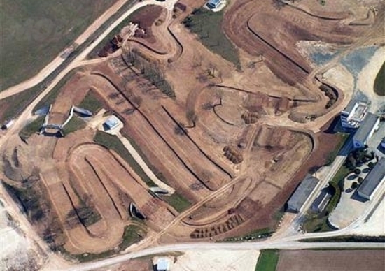 Philippaerts spiega la pista di St Jean d'Angely Philippaerts spiega la pista di St Jean d'Angely