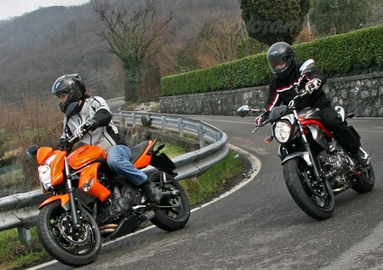 Kawasaki ER-6n VS Suzuki Gladius 650 Kawasaki ER-6n VS Suzuki Gladius 650
