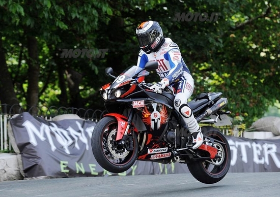 Esperienza indimenticabile per Lorenzo e Nieto al Tourist Trophy 2010 Esperienza indimenticabile per Lorenzo e Nieto al Tourist Trophy 2010