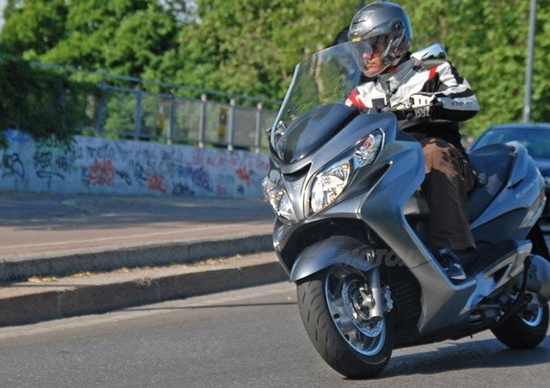 Suzuki Burgman 400 ABS Suzuki Burgman 400 ABS
