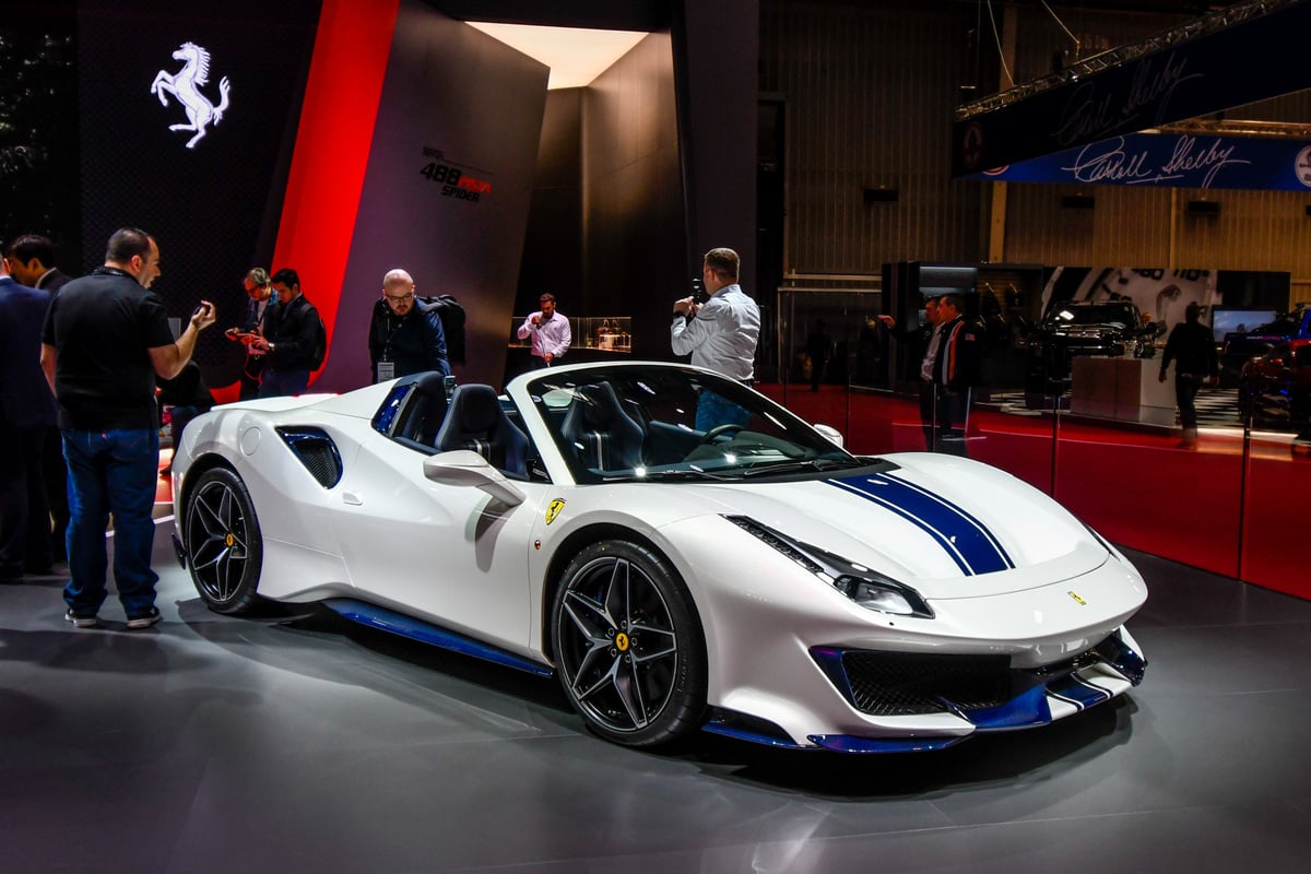 Ferrari 488 Pista Spider 720 Cv Per Un Pesopotenza Da Record Pebble Beach 2018