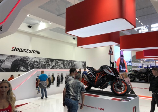 Bridgestone a Intermot con quattro nuovi pneumatici Bridgestone a Intermot con quattro nuovi pneumatici