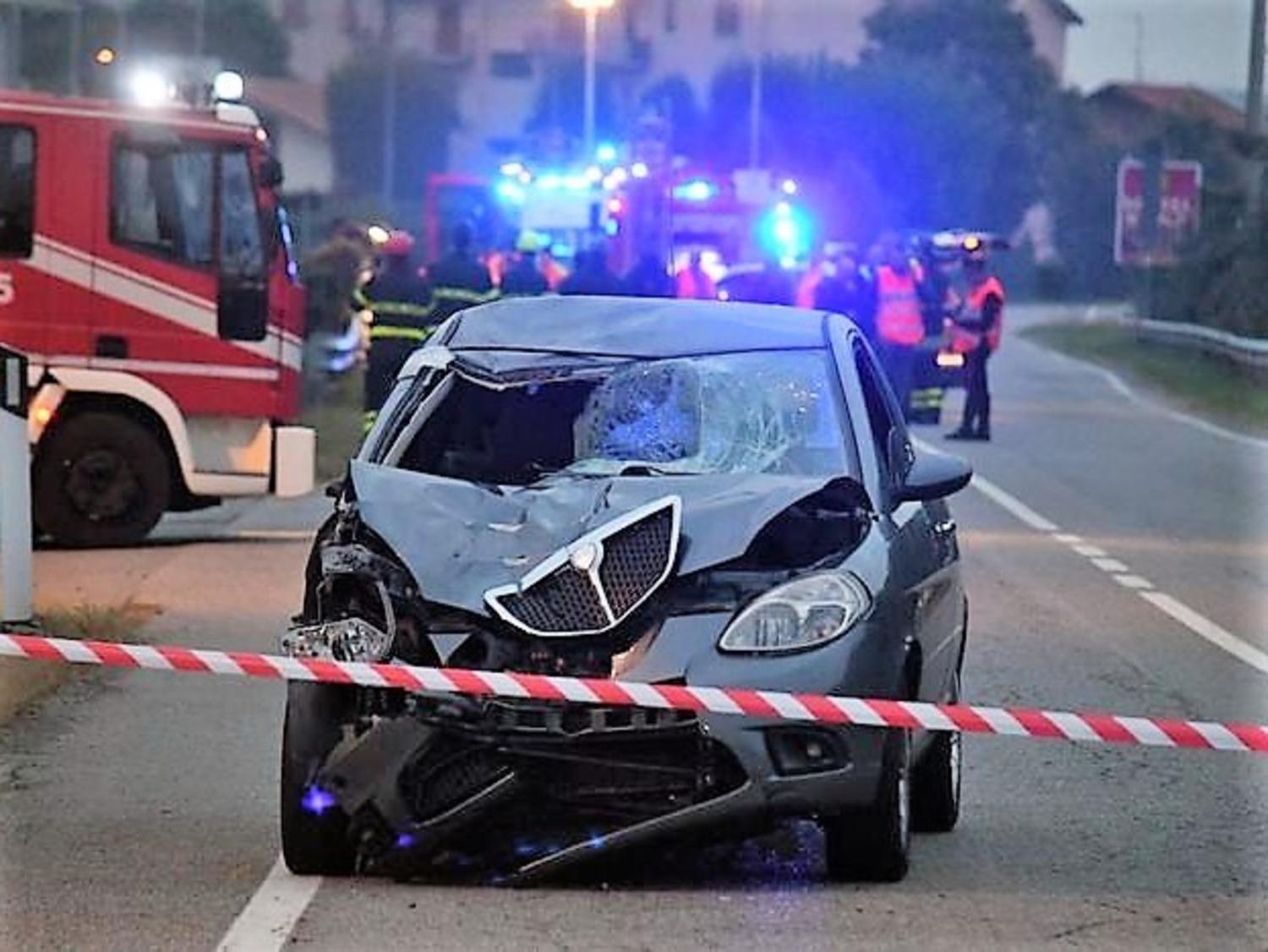 Dramma stradale: a piedi dopo alcol test del conducente, investiti da un’ubriaca al volante